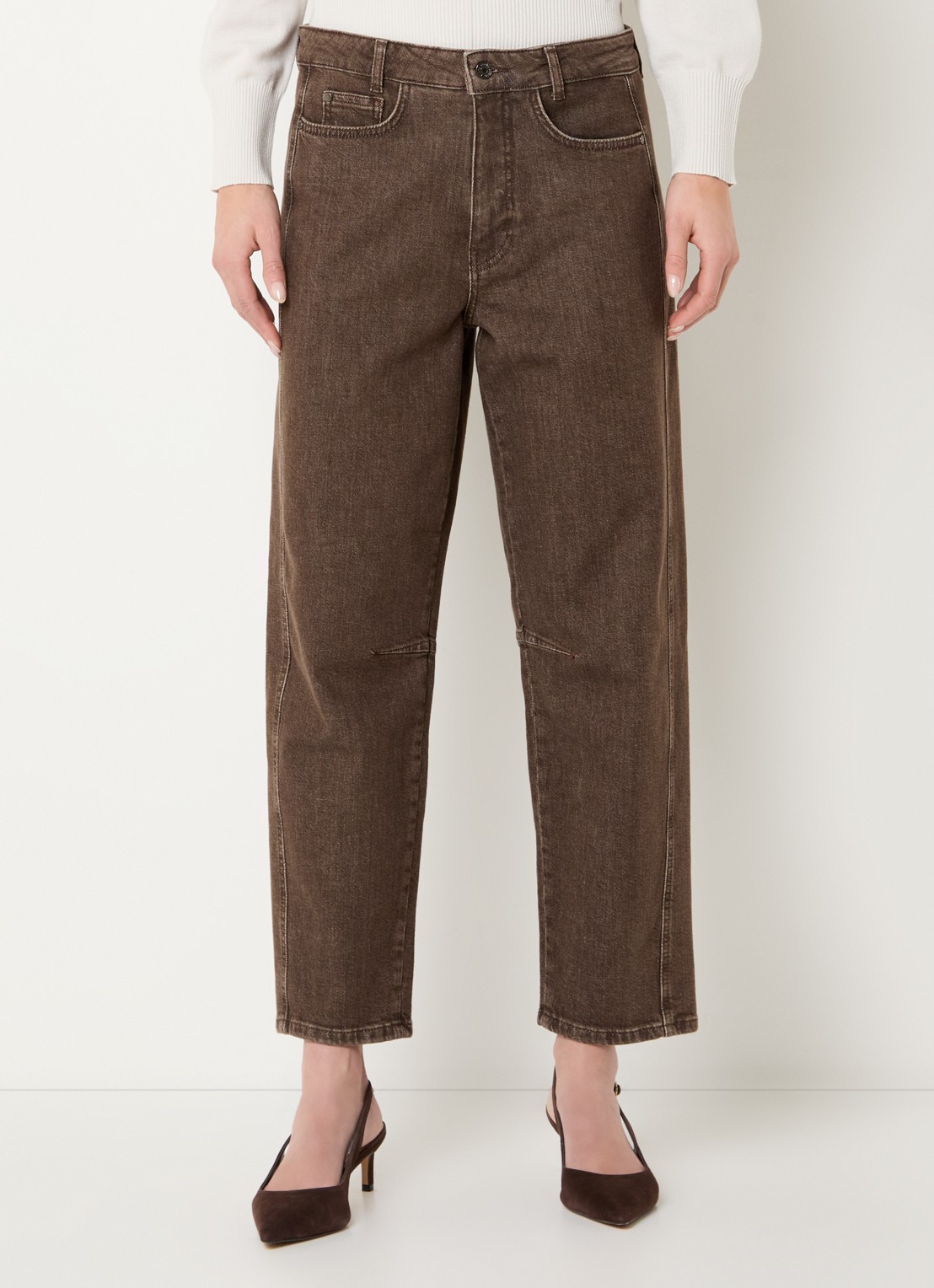 Claudia Sträter Mid waist tapered fit jeans met gekleurde wassing - detail 2 bruin