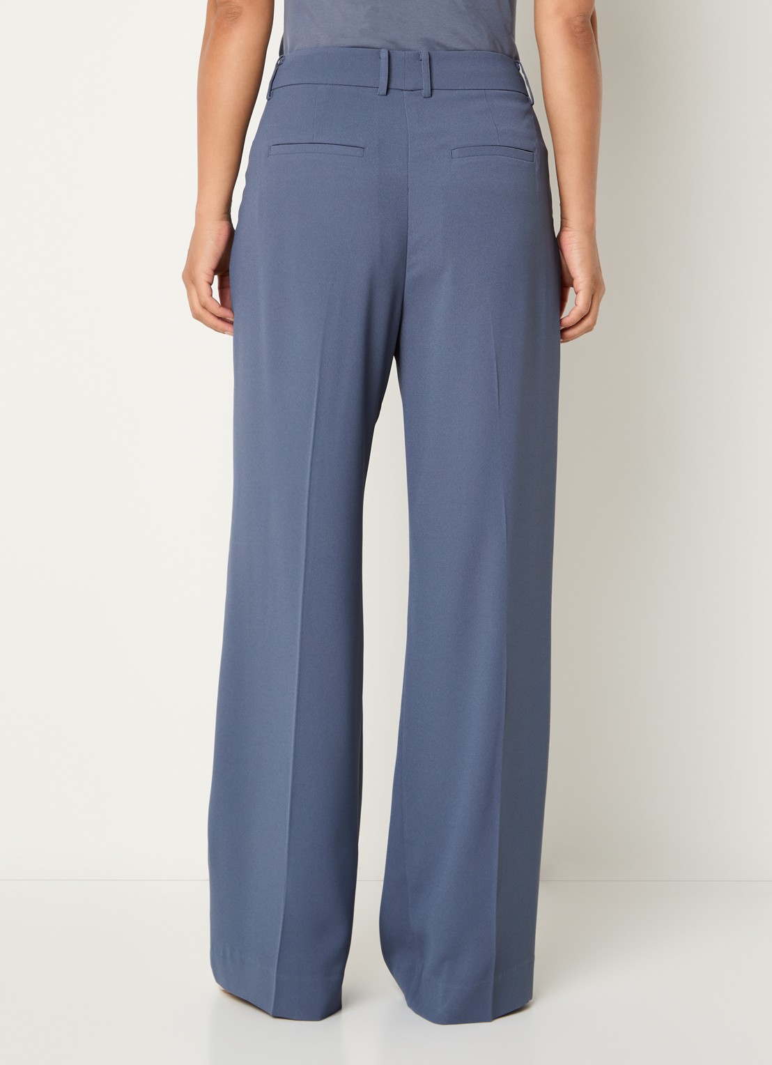 Claudia Sträter Mid waist wide fit pantalon met steekzakken - achterkant staalblauw