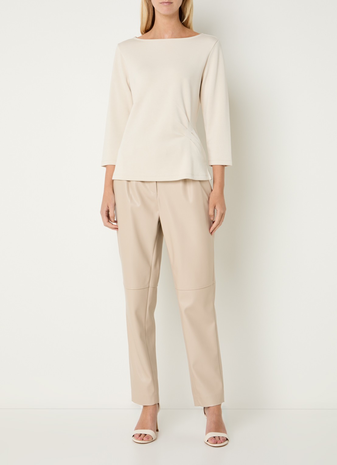 Claudia Sträter Top van jersey met gedrapeerd detail - voorkant 3 beige
