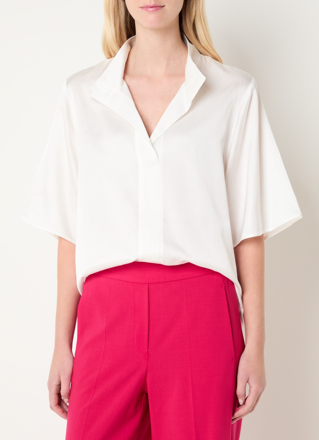 Claudia Sträter Tuniek met V-hals en vlindermouw - detail creme