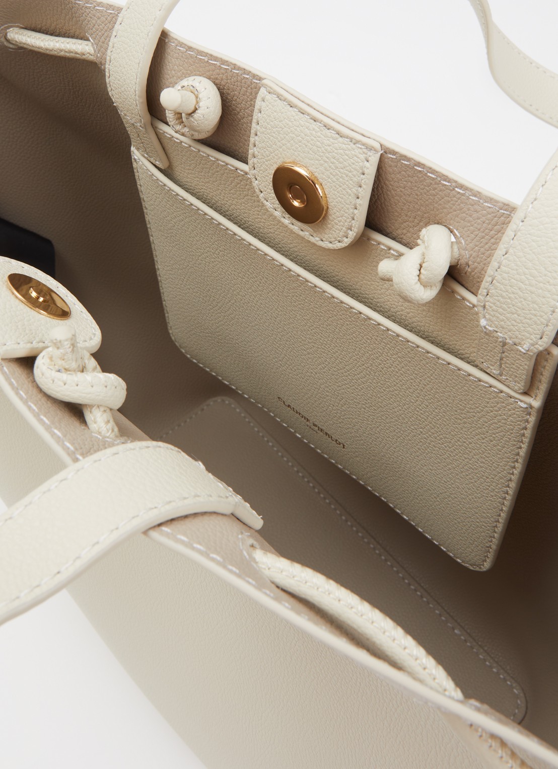 Claudie Pierlot Alban schoudertas van kalfsleer - detail 2 gebroken wit
