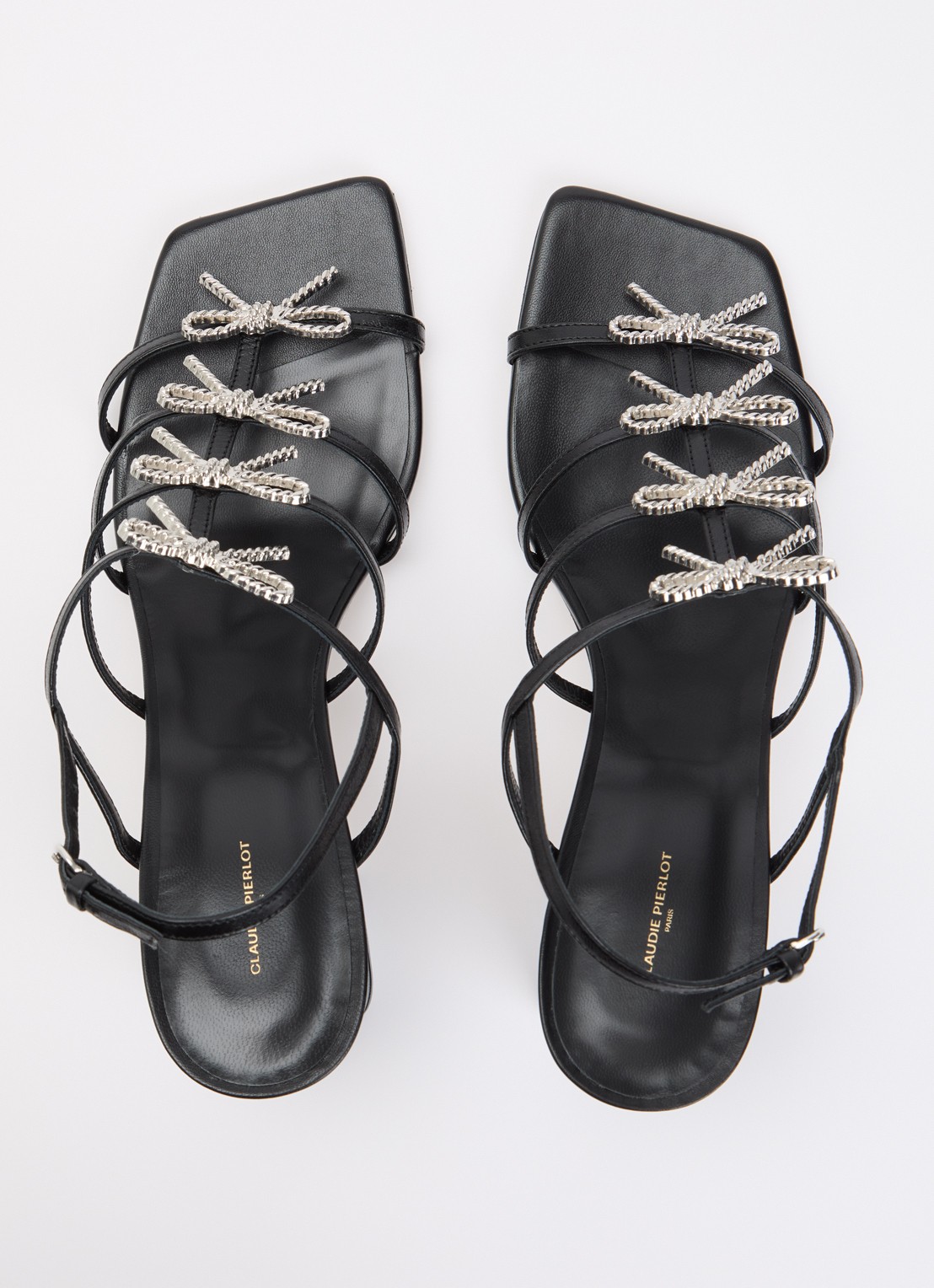 Claudie Pierlot Aurianne sandalette van schapenleer met strikdetail - detail 4 zwart