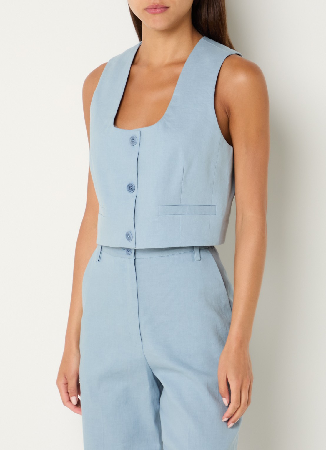 Claudie Pierlot Blazer in linnenblend met schoudervulling - detail lichtblauw