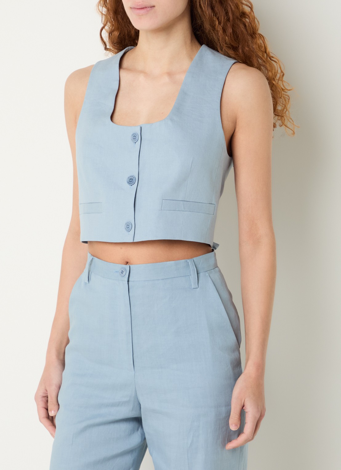 Claudie Pierlot Blazer in linnenblend met schoudervulling - detail 2 lichtblauw