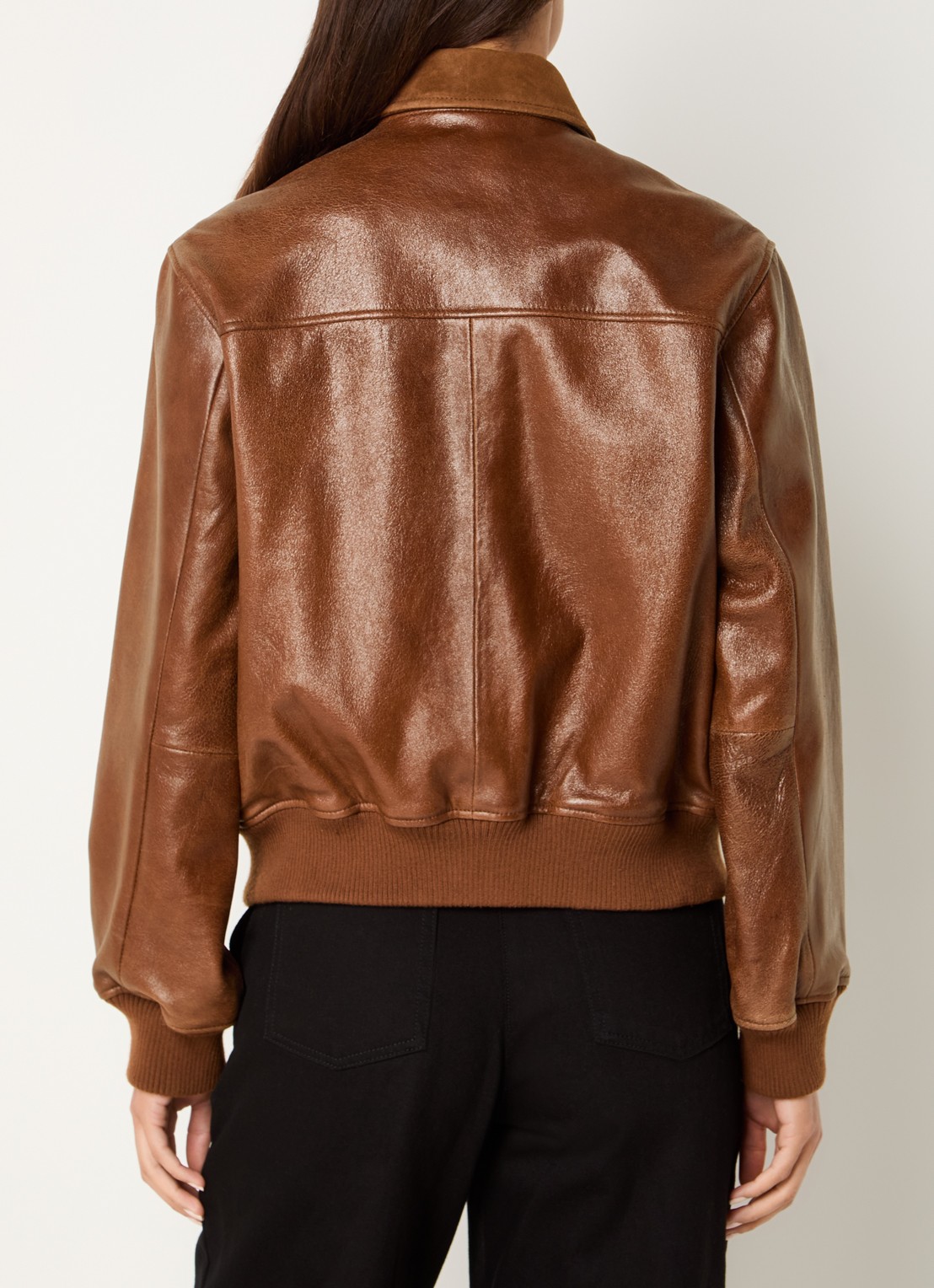 Claudie Pierlot Bomberjack van lamsleer met details van geitensuède - achterkant 4 cognac
