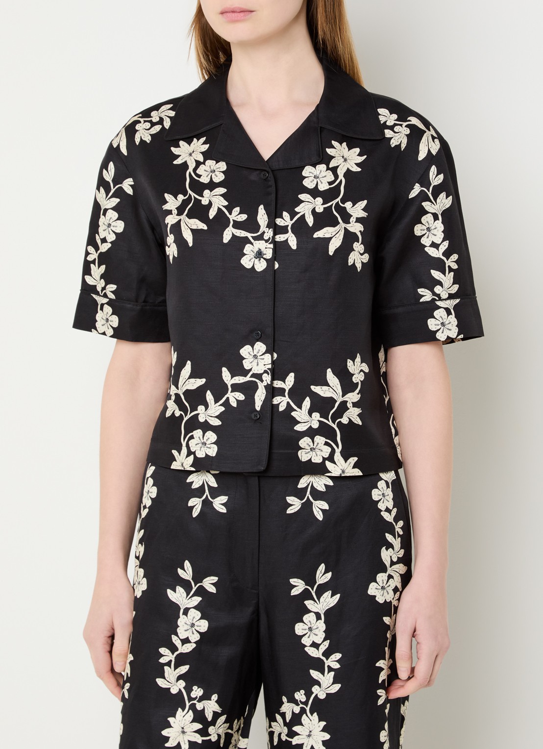 Claudie Pierlot Caulafleur blouse in linnenblend met bloemenprint - detail 2 zwart
