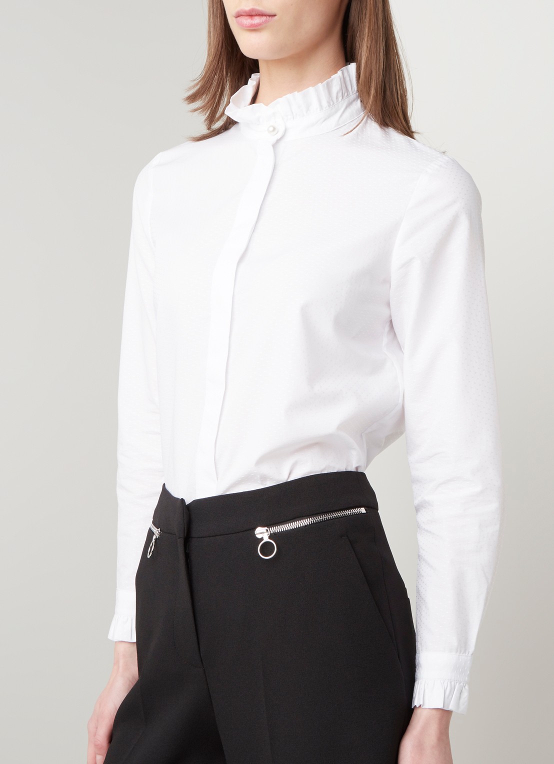 Claudie Pierlot Colombineter blouse met stippendessin en ruches - detail 2 wit