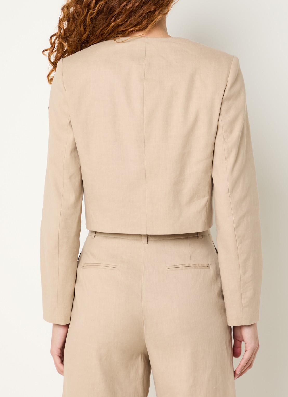 Claudie Pierlot Cropped blazer in linnenblend - achterkant 3 beige