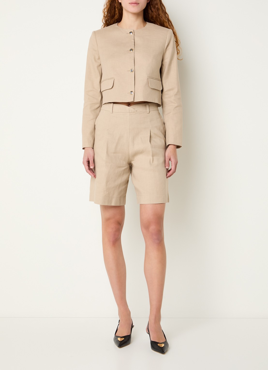 Claudie Pierlot Cropped blazer in linnenblend - voorkant 2 beige