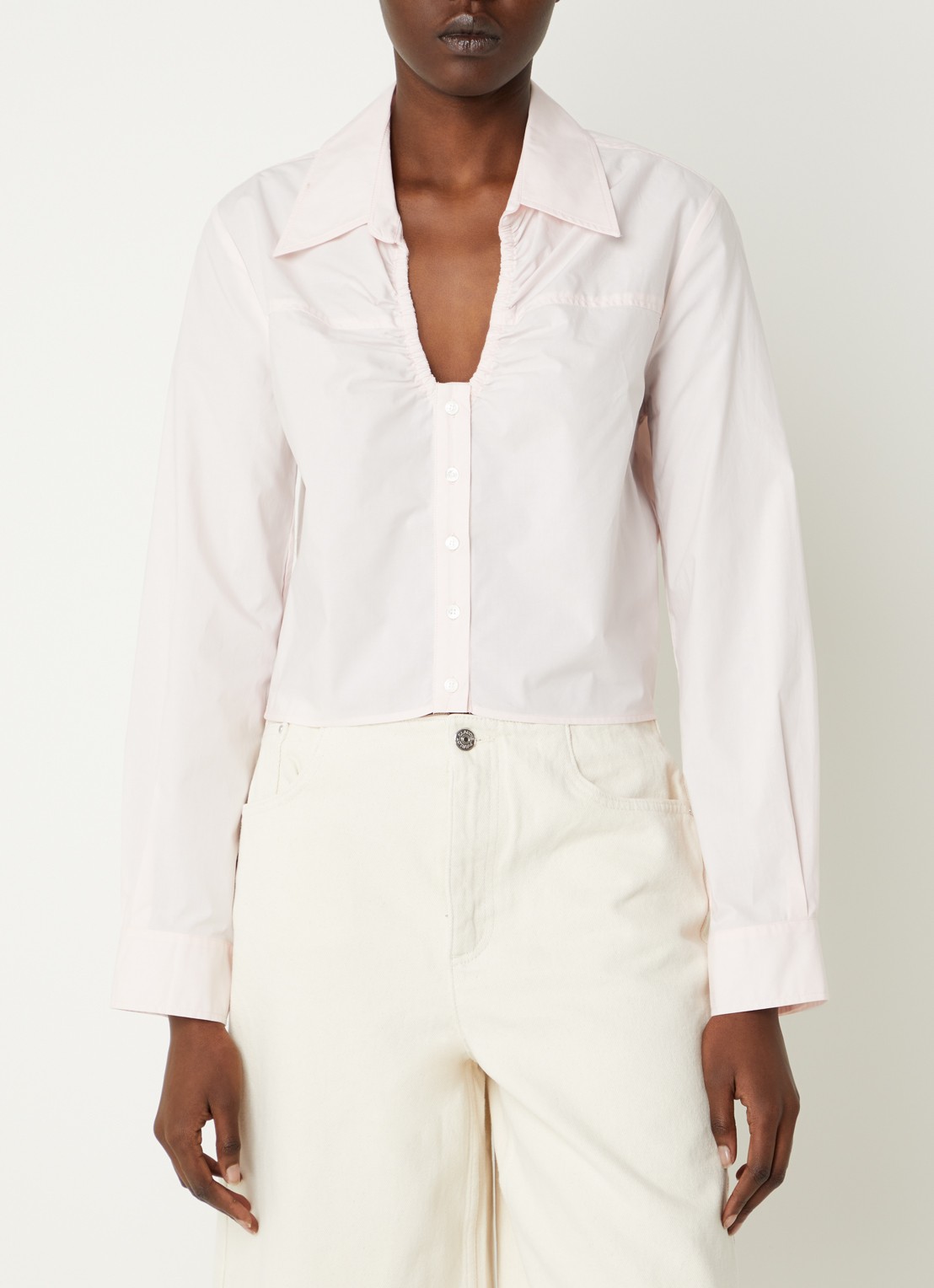 Claudie Pierlot Cropped blouse met V-hals - detail 2 lichtroze
