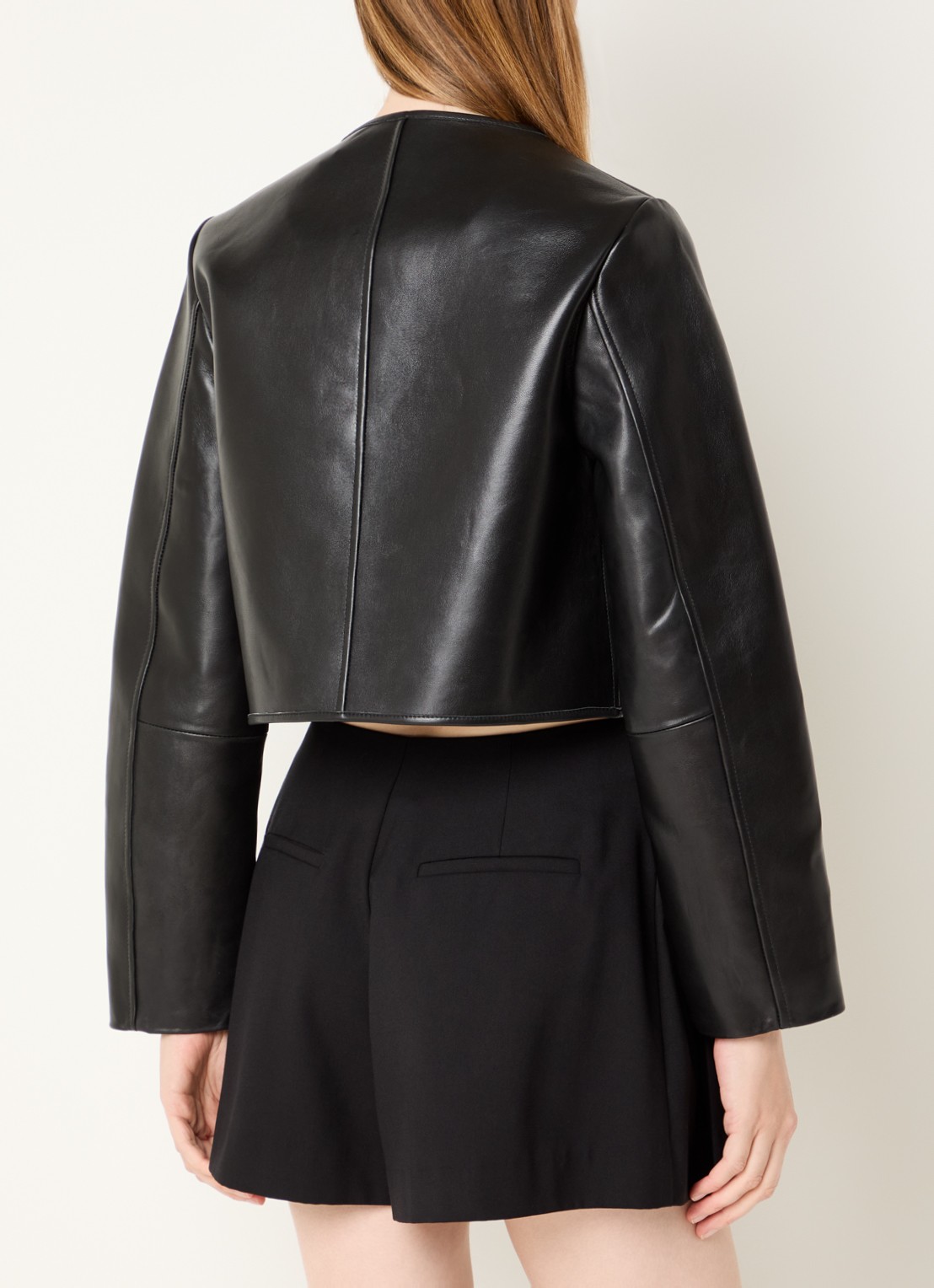 Claudie Pierlot Cropped jack van lamsleer met paspelzakken - achterkant 3 zwart