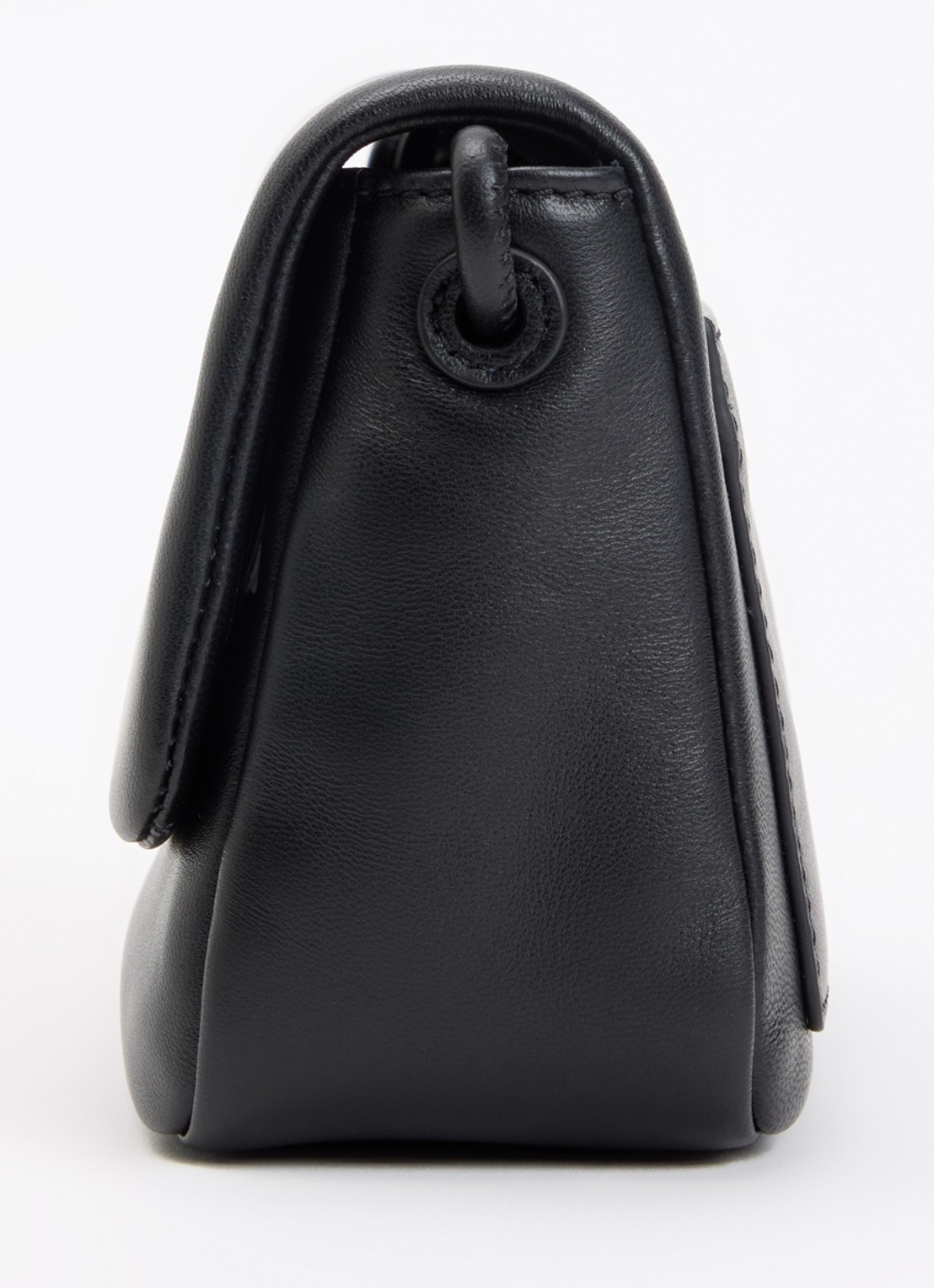 Claudie Pierlot Crossbodytas van lamsleer met logo  - detail 4 zwart
