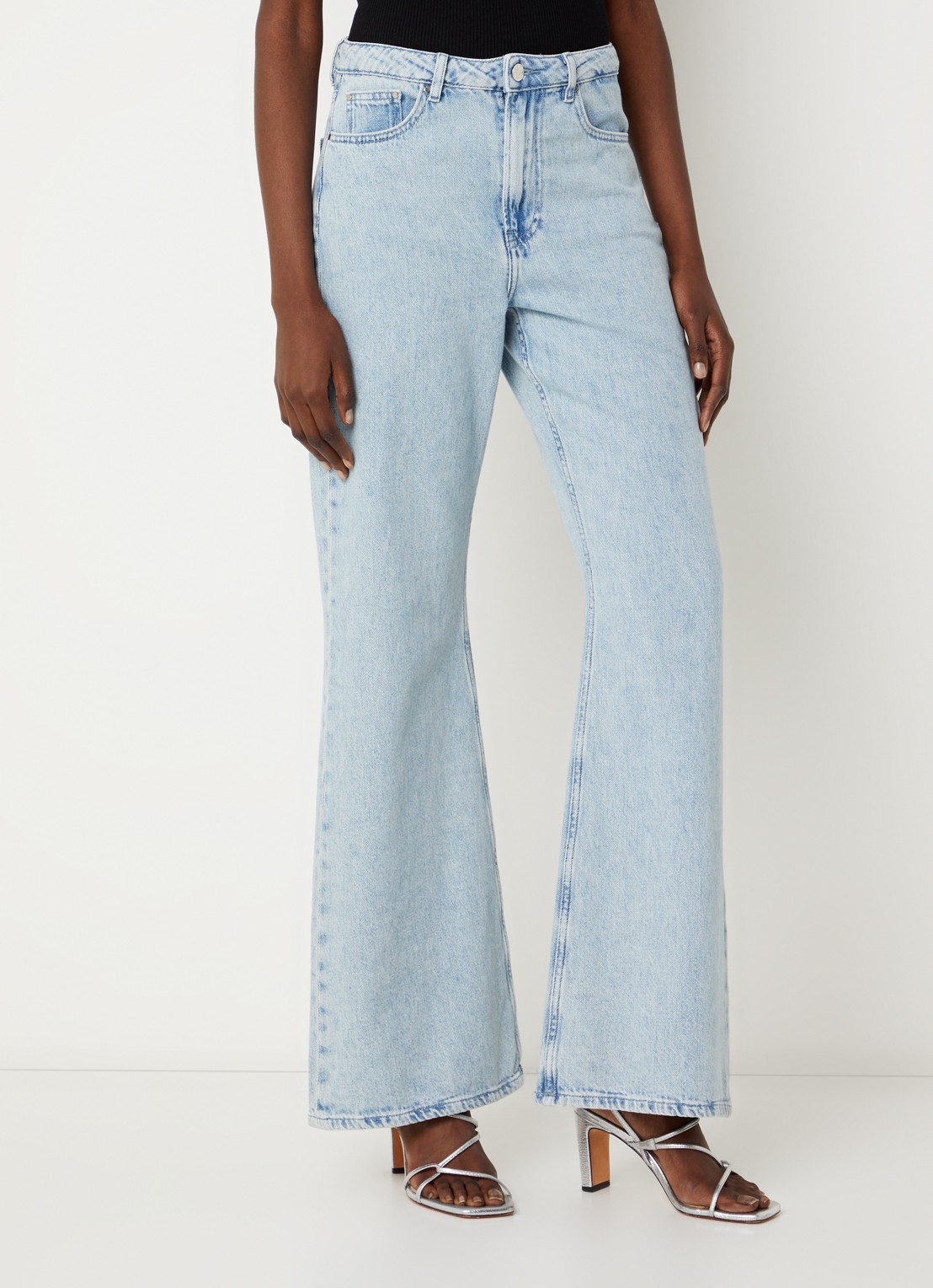 Claudie Pierlot Doriane high waist wide leg jeans met lichte wassing en steekzakken - detail 4 lichtblauw