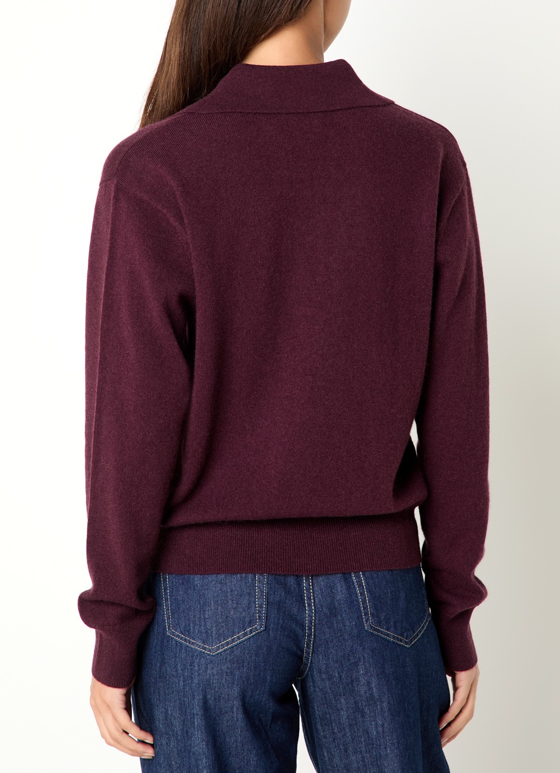 Claudie Pierlot Fijngebreide trui in kasjmierblend met logoborduring - achterkant aubergine