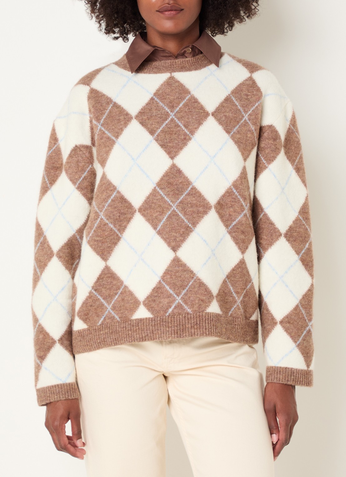 Claudie Pierlot Grofgebreide trui van wol met ronde hals - detail 4 lichtbruin
