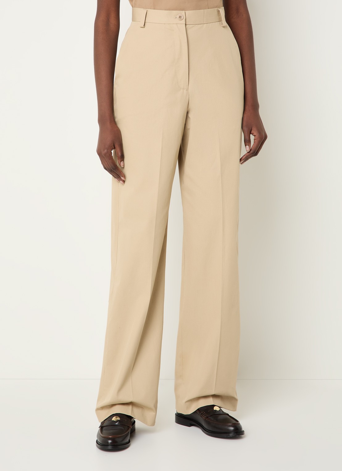 Claudie Pierlot High waist loose fit chino met paspelzakken - detail 4 donkerbeige