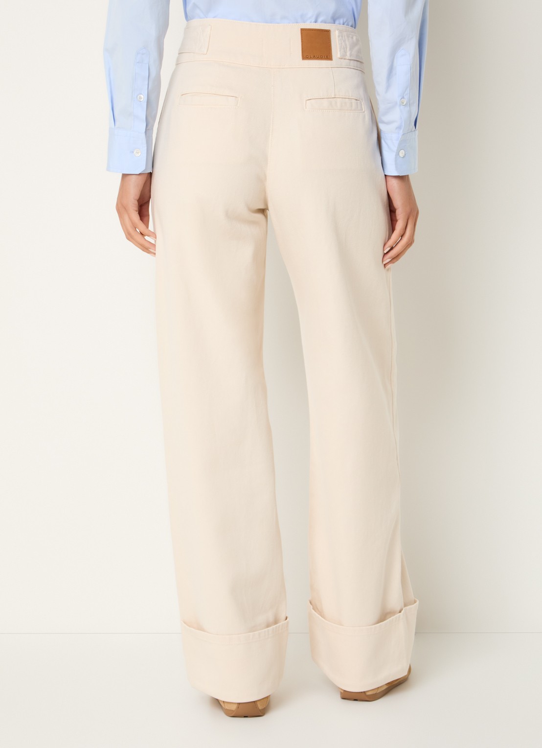 Claudie Pierlot High waist loose fit jeans met gekleurde wassing - achterkant beige