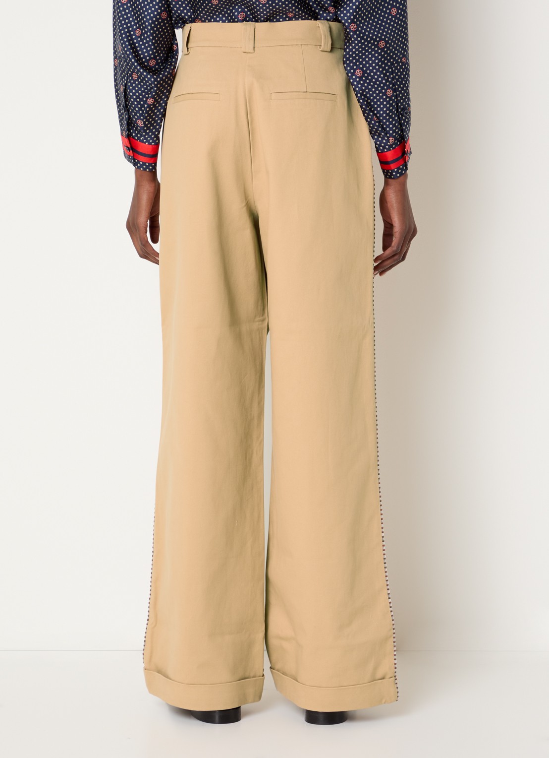 Claudie Pierlot High waist wide fit broek met steekzakken - achterkant camel
