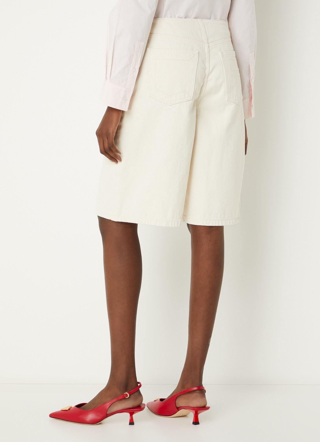 Claudie Pierlot High waist wide fit korte broek met steekzakken - achterkant 3 creme