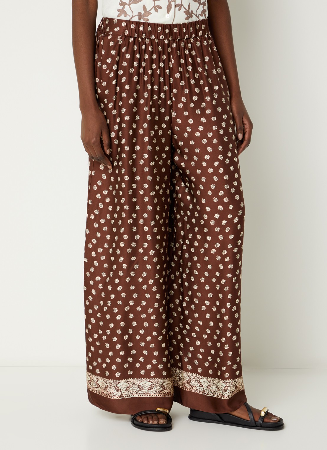 Claudie Pierlot High waist wide fit pantalon met bloemenprint - detail 4 bruin