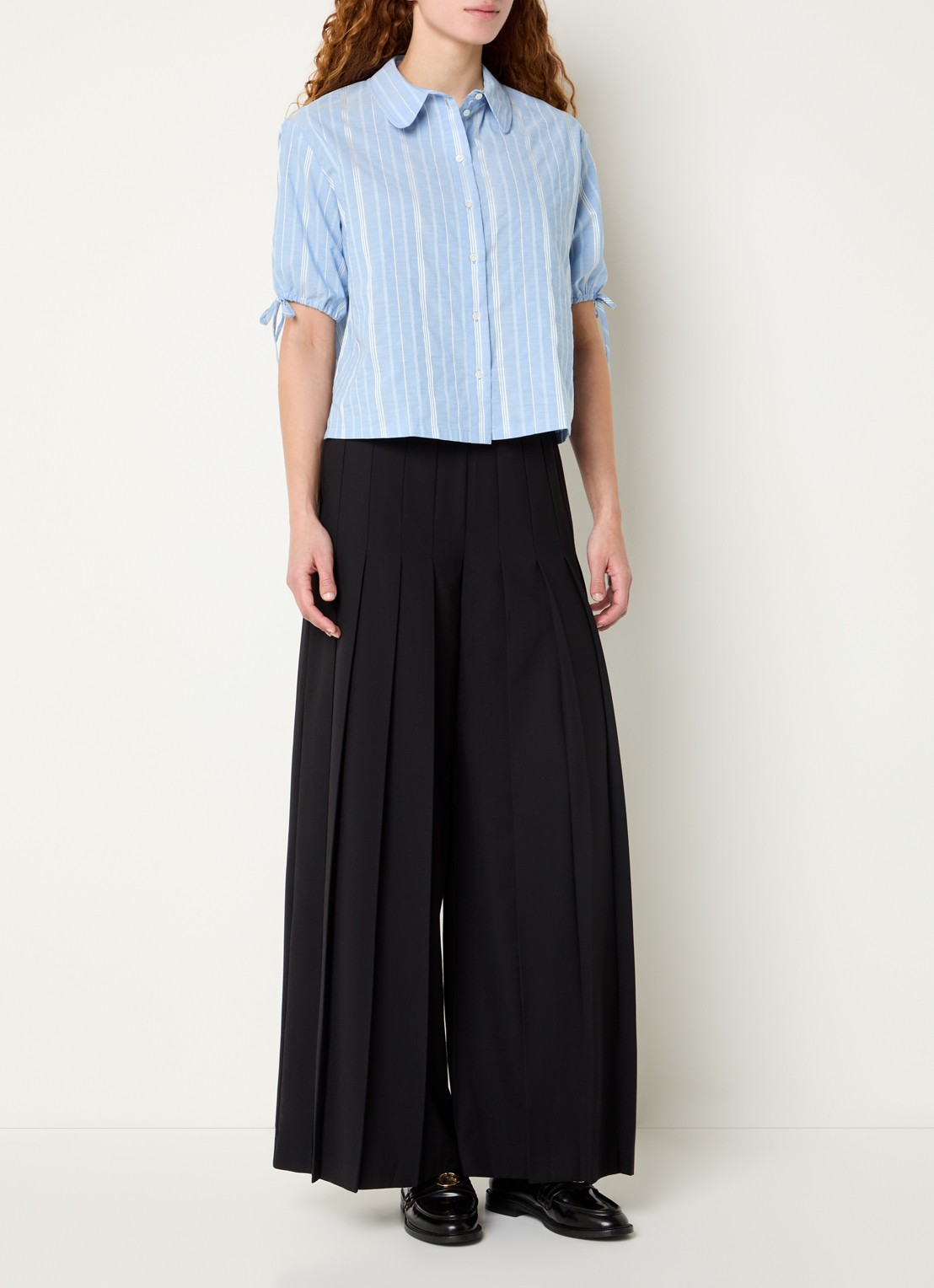 Claudie Pierlot High waist wide fit pantalon met plooien - voorkant 2 zwart