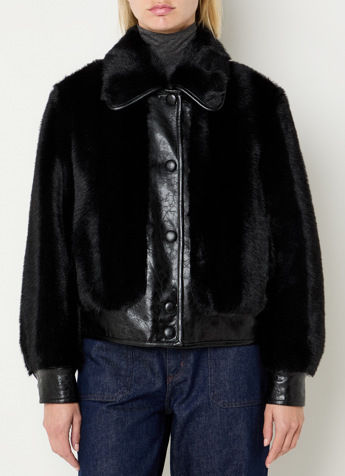 Claudie Pierlot Jack van imitatieleer met details van imitatiebont - detail zwart
