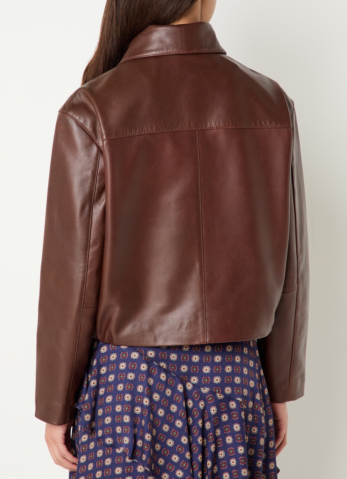 Claudie Pierlot Jack van lamsleer met steekzakken - achterkant roodbruin