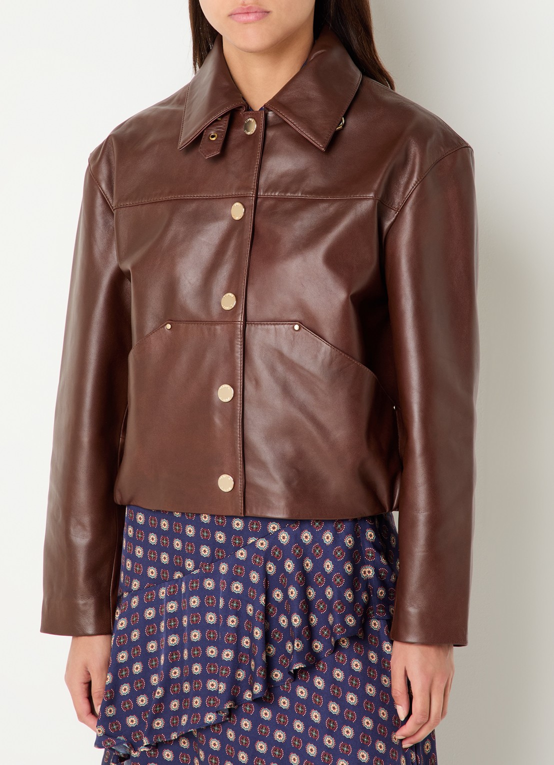 Claudie Pierlot Jack van lamsleer met steekzakken - detail 2 roodbruin