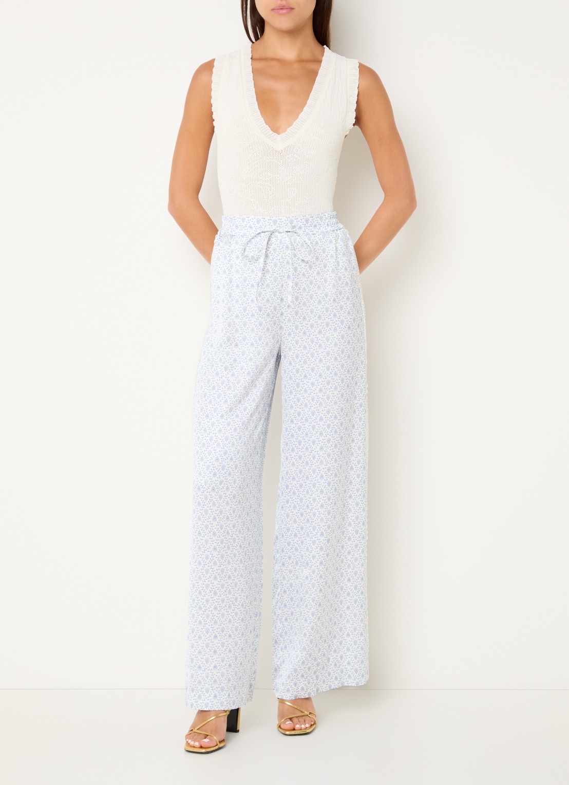 Claudie Pierlot Maellia grofgebreide body top met V-hals - voorkant 4 gebroken wit
