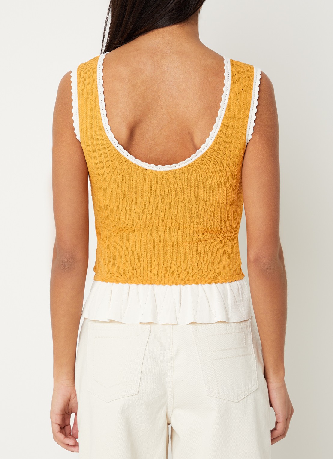 Claudie Pierlot Majo kabelgebreide tanktop met volant - achterkant orange