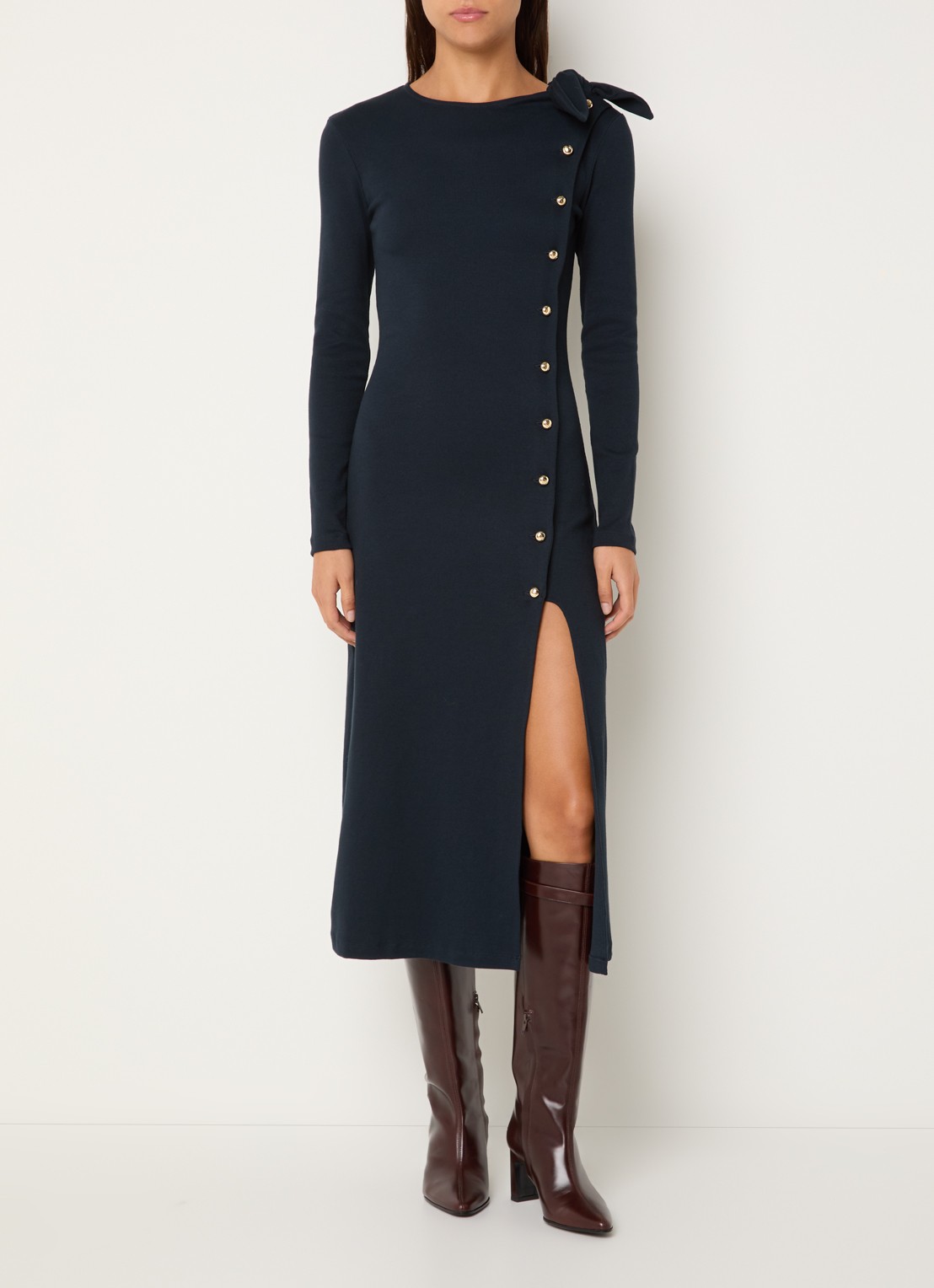 Claudie Pierlot Marceau ribgebreide midi jurk met split en strikdetail - detail 4 donkerblauw