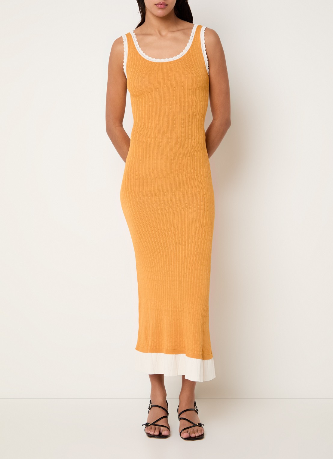 Claudie Pierlot Marletta kabelgebreide maxi jurk met volant - detail 4 donkeroranje
