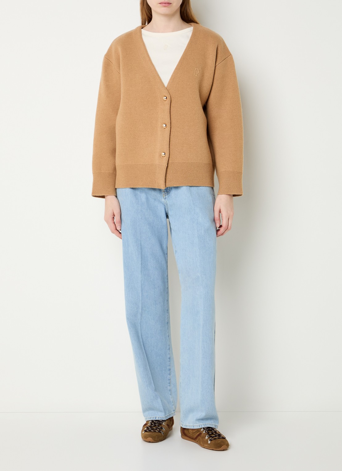 Claudie Pierlot Messina fijngebreid vest in wolblend met logoborduring - voorkant 2 camel