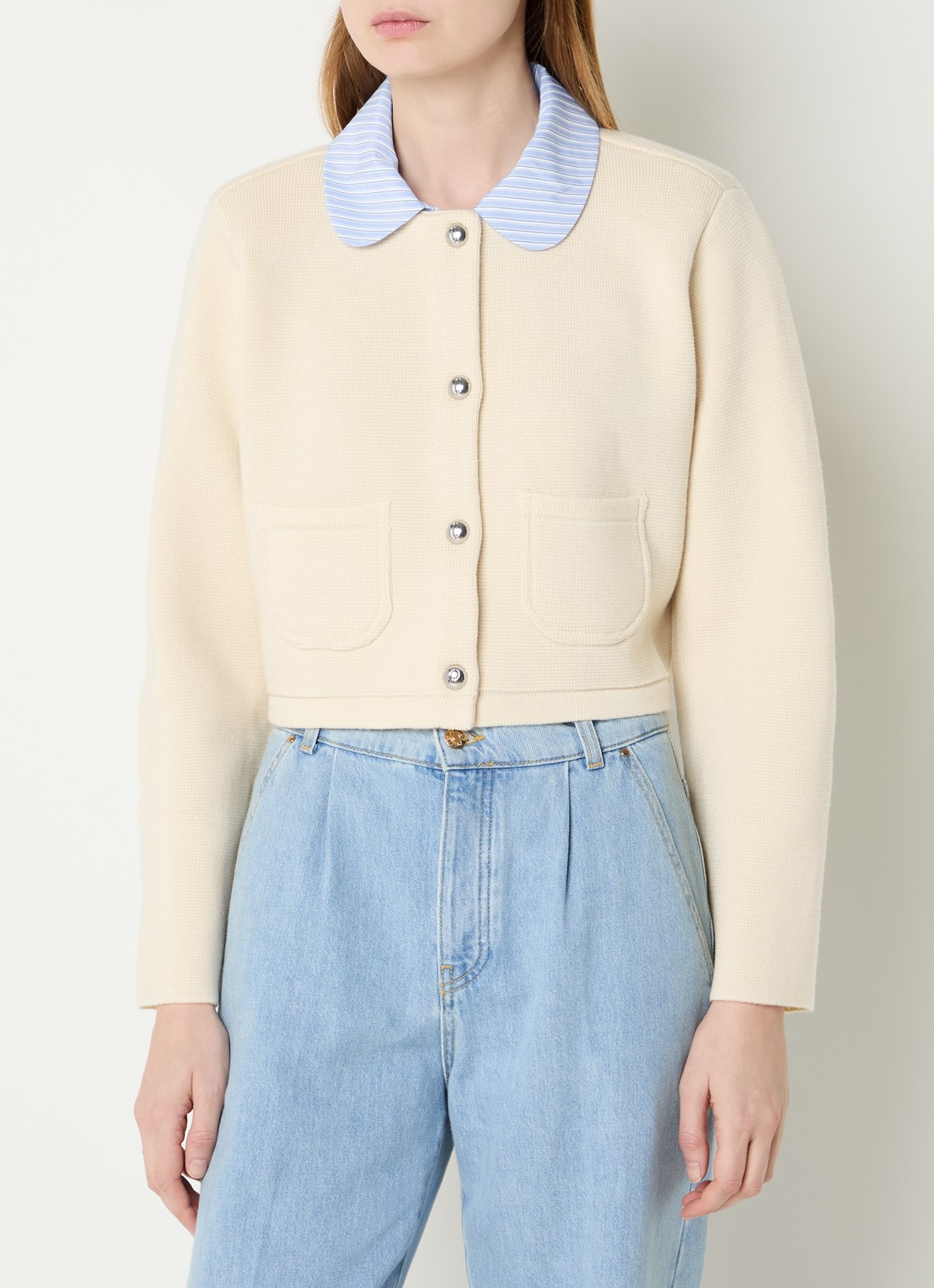 Claudie Pierlot Michalsummer cropped vest van wol met afneembare kraag - detail gebroken wit