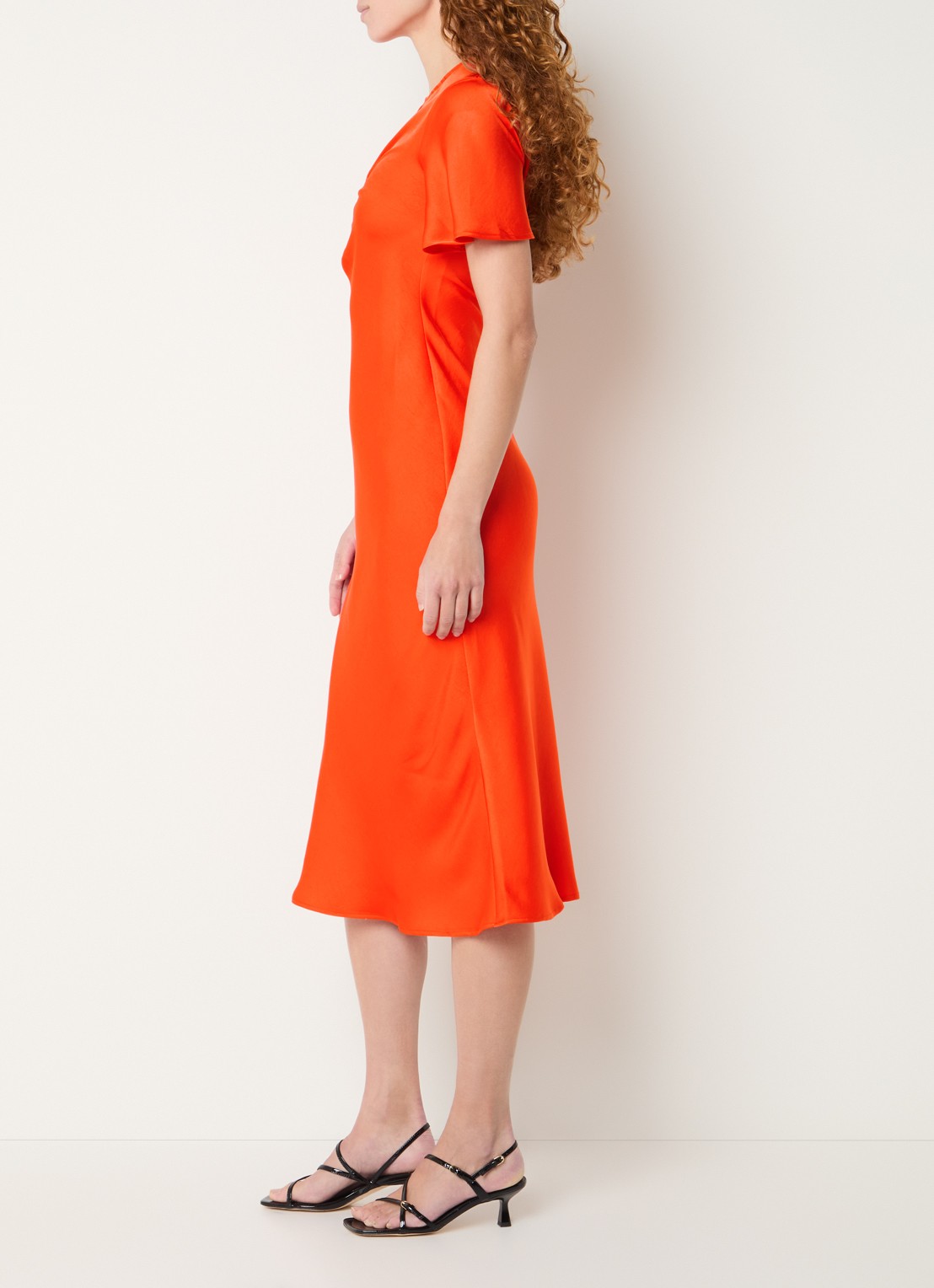 Claudie Pierlot Midi jurk van satijn - voorkant 4 koraalrood