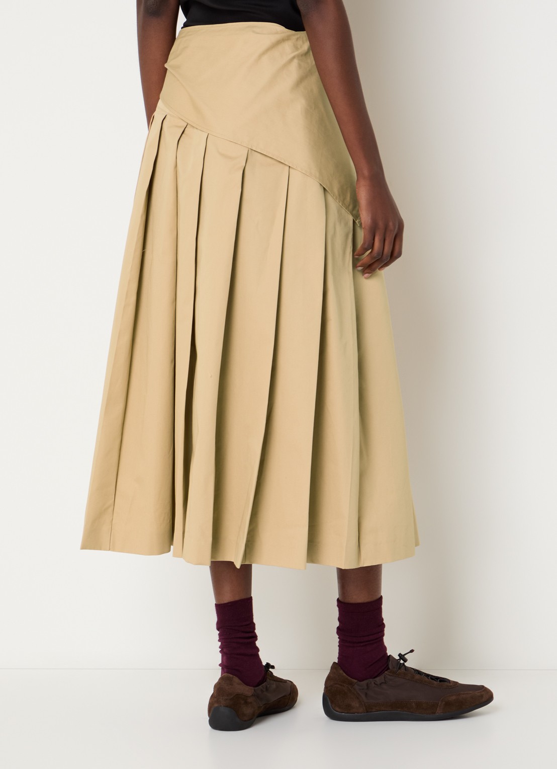 Claudie Pierlot Midi plooirok met steekzakken - achterkant camel