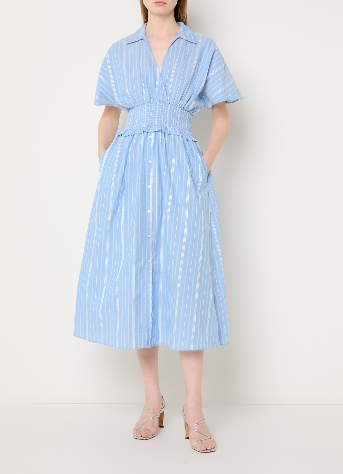 Claudie Pierlot Midi tuniekjurk met streepprint en smockwerk - detail 3 lichtblauw
