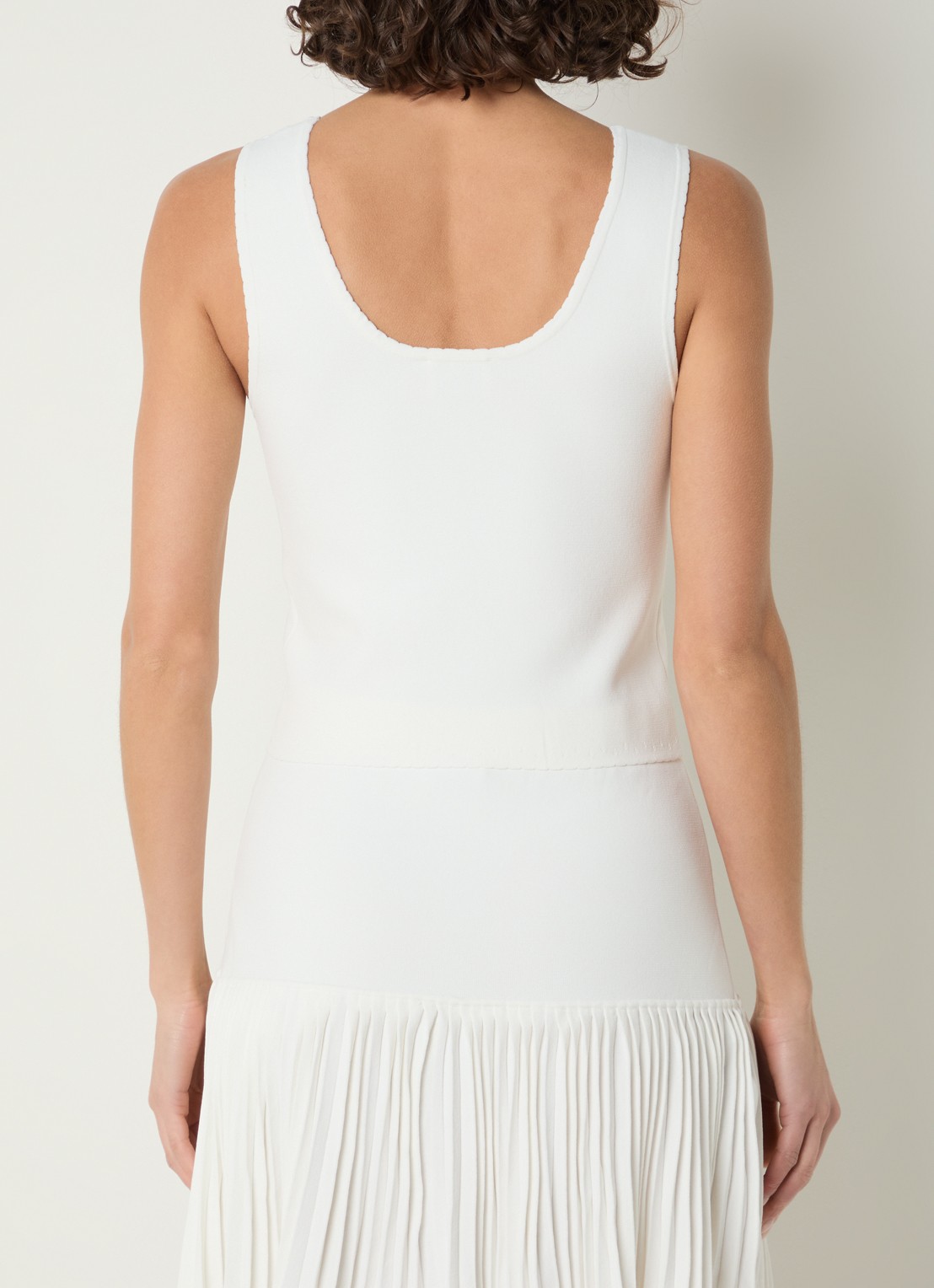 Claudie Pierlot Musia fijngebreide cropped tanktop - achterkant 4 gebroken wit