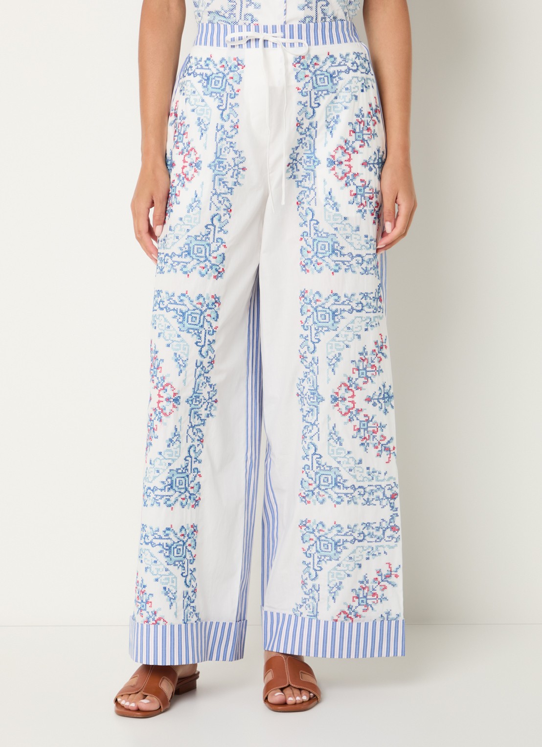 Claudie Pierlot Paola mid waist wide fit broek met borduring - detail 4 lichtblauw