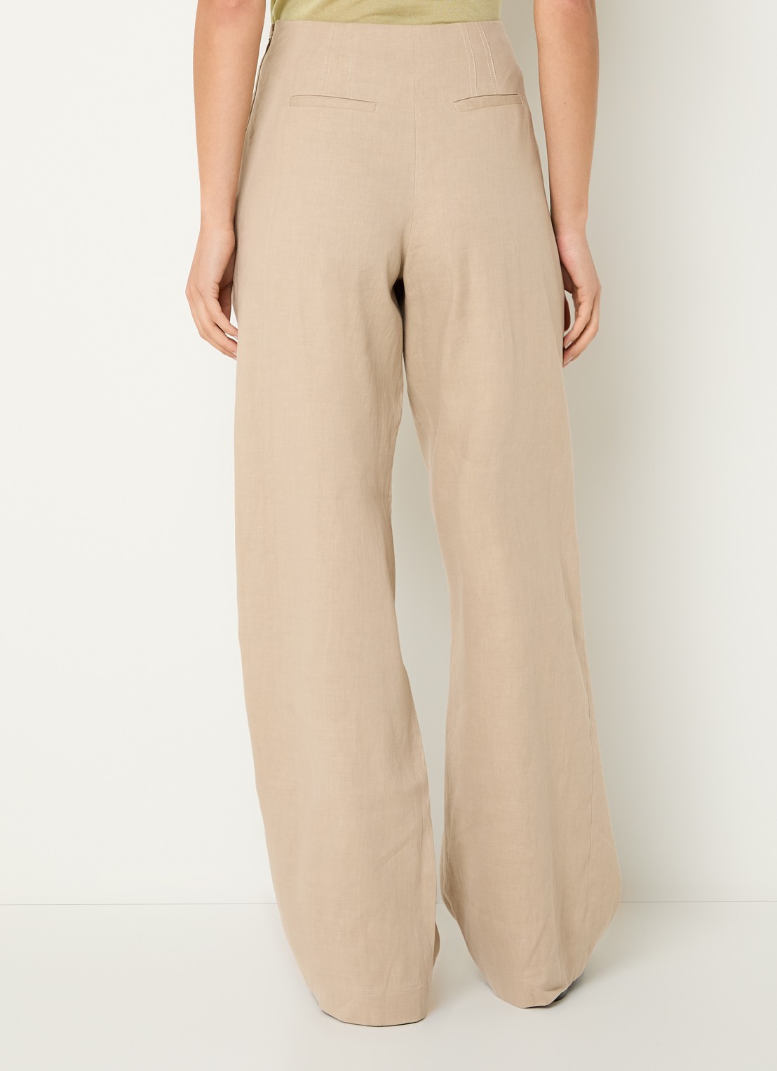 Claudie Pierlot Paulin high waist wide fit pantalon in linnenblend met sierknopen - achterkant 3 beige