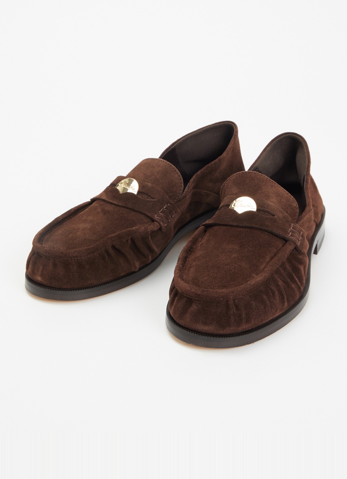Claudie Pierlot Penny loafer van kalfssuède met logo - detail 2 chocoladebruin