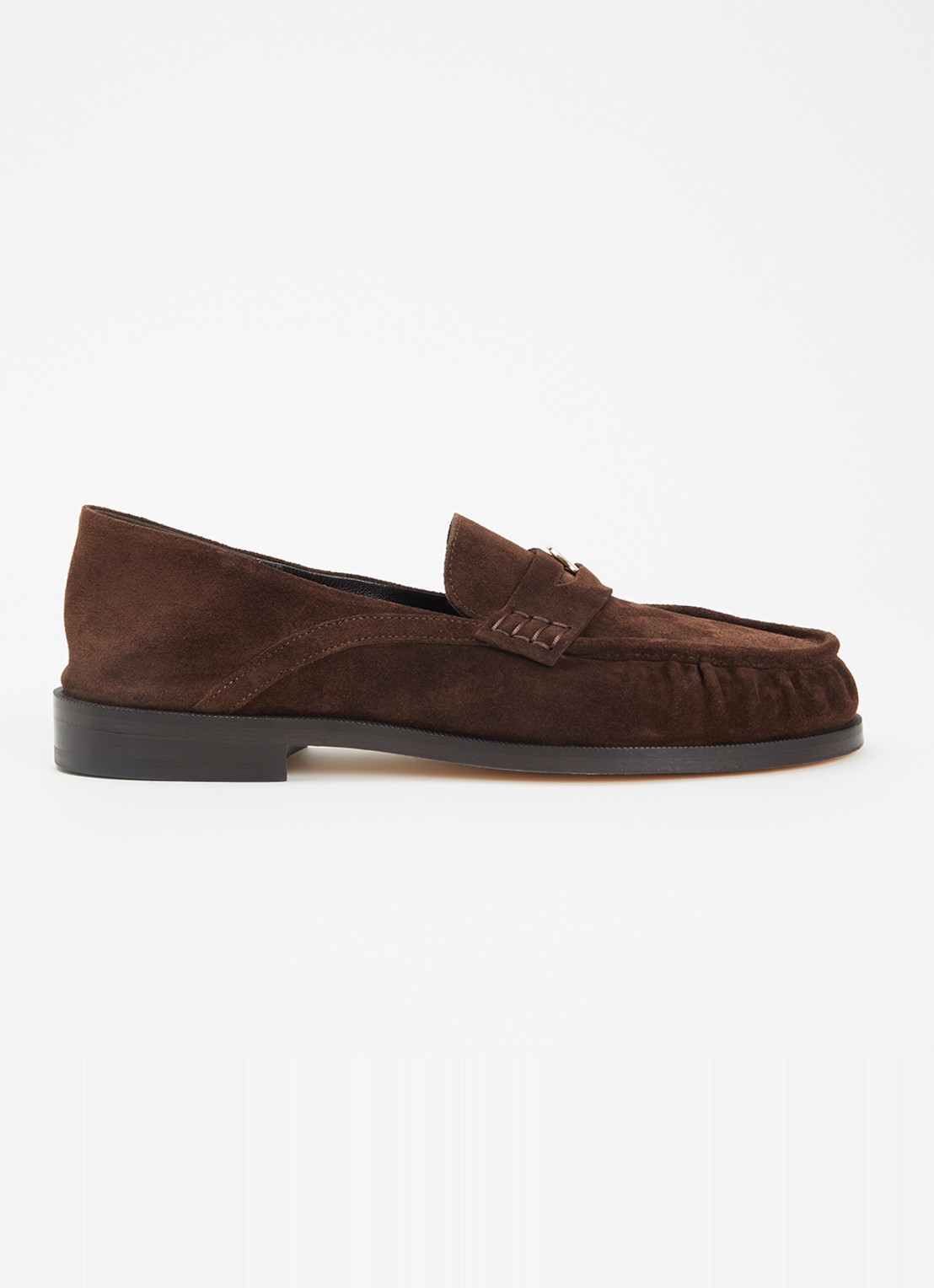 Claudie Pierlot Penny loafer van kalfssuède met logo - voorkant chocoladebruin