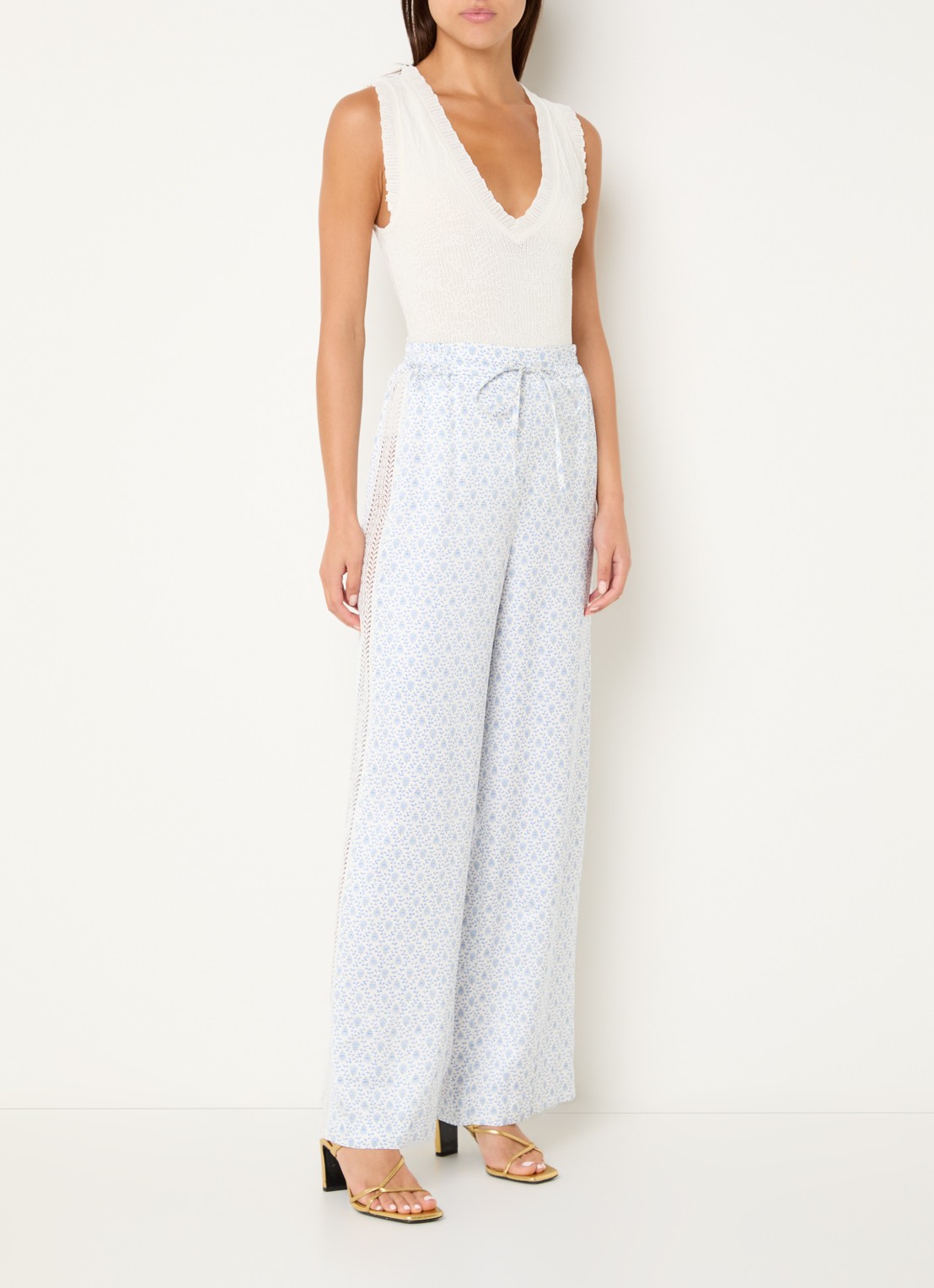 Claudie Pierlot Prudence high waist straight fit pantalon met details van kant - voorkant 2 blauw