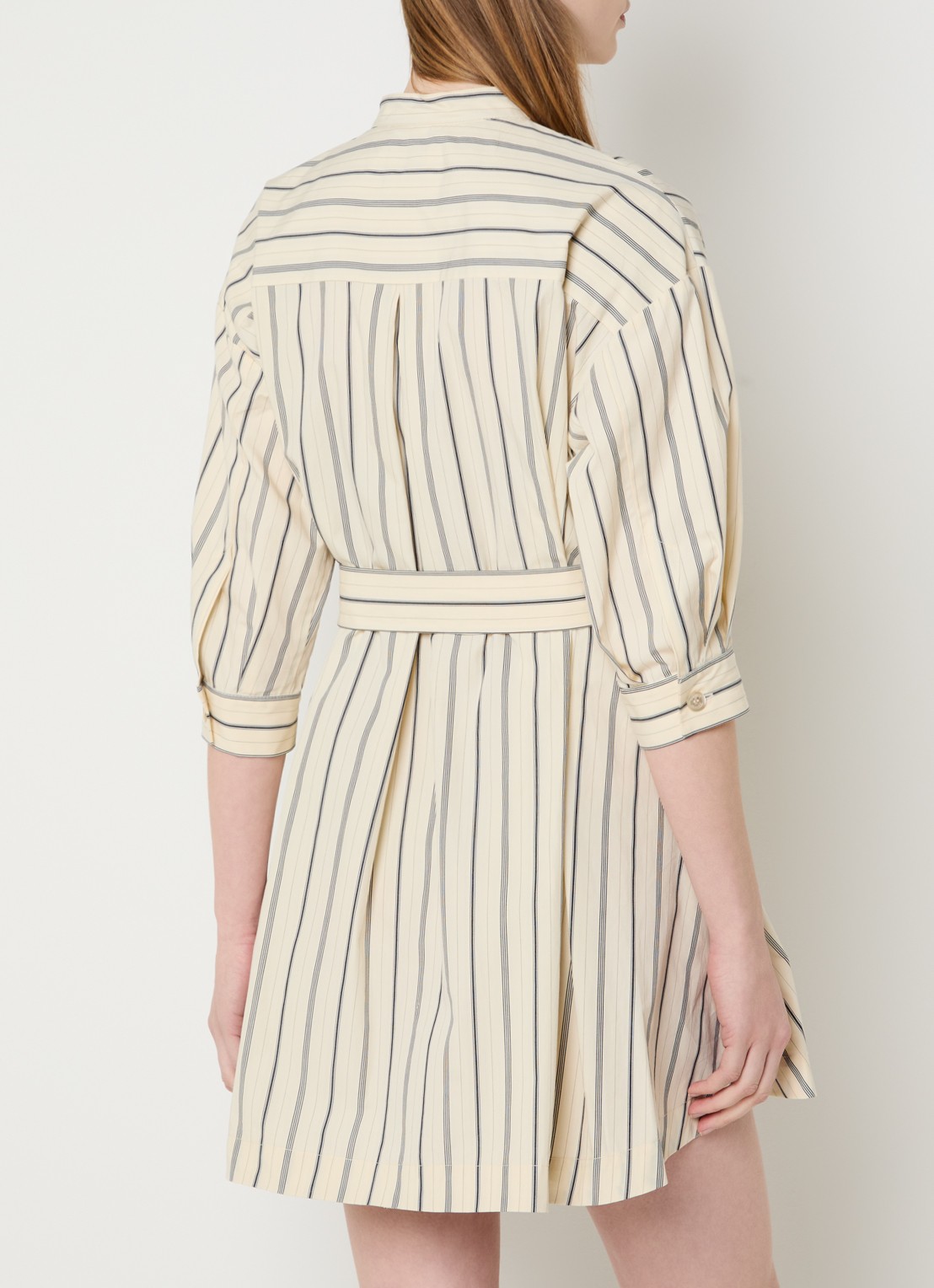 Claudie Pierlot Reiya mini blousejurk met strikceintuur en streepprint - achterkant creme
