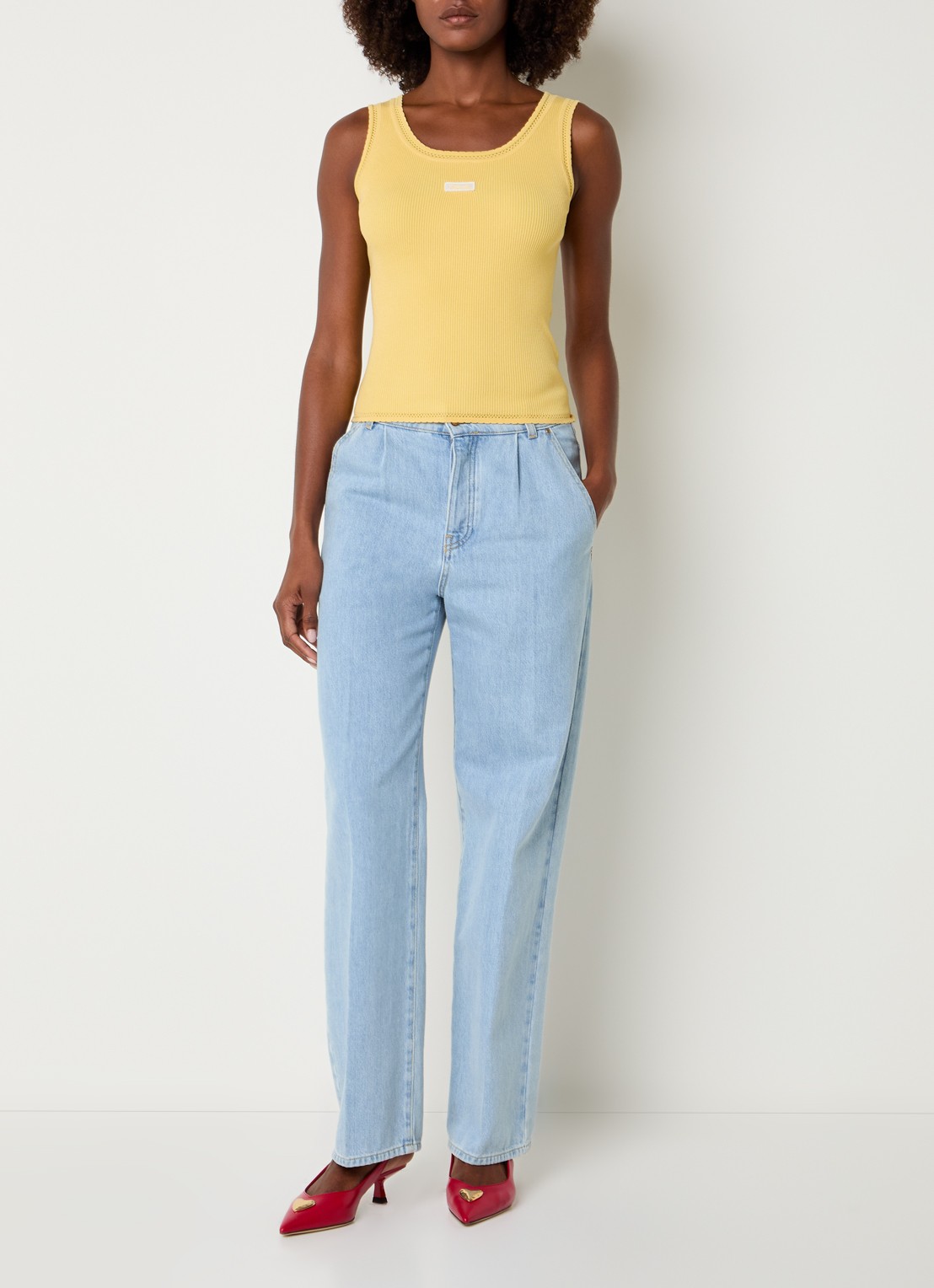 Claudie Pierlot Ribgebreide tanktop met logoborduring - voorkant 2 geel