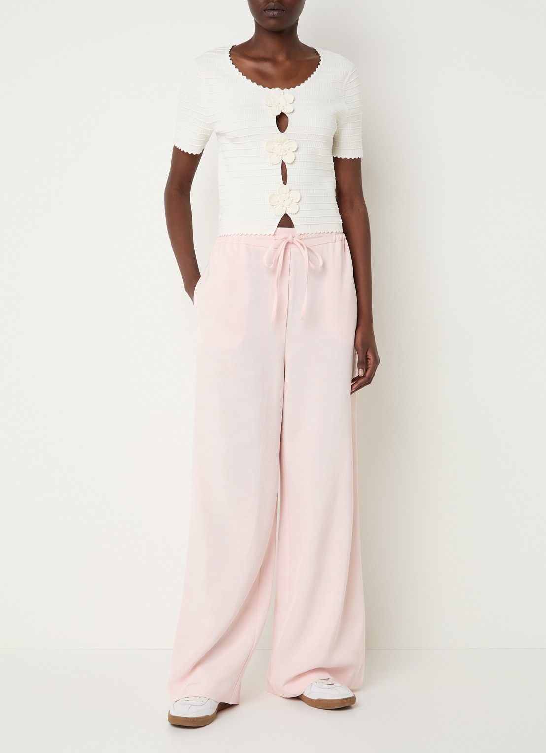 Claudie Pierlot Ribgebreide top met ronde hals en crochet - voorkant 3 gebroken wit