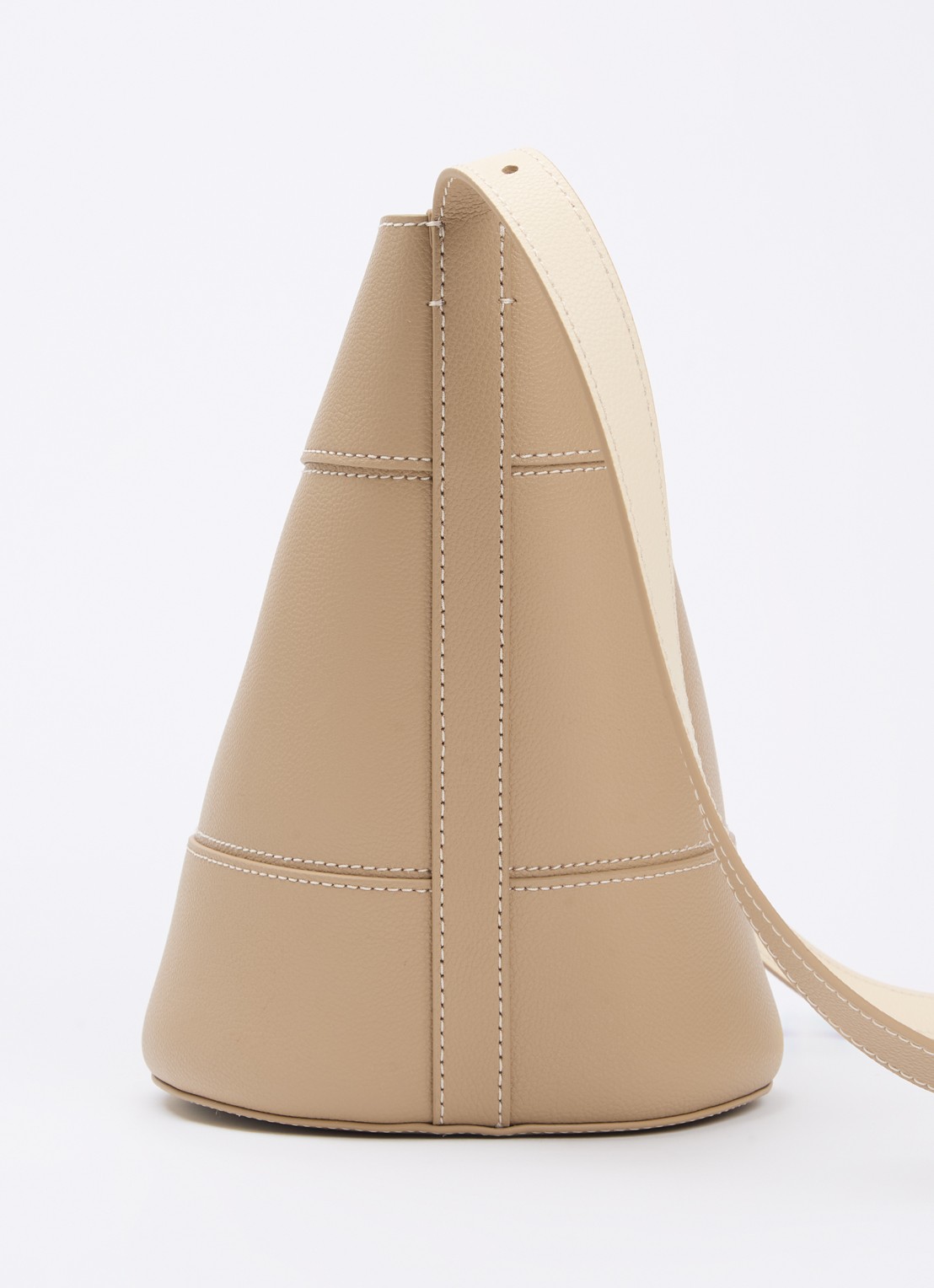 Claudie Pierlot Schoudertas van leer  - detail 3 beige