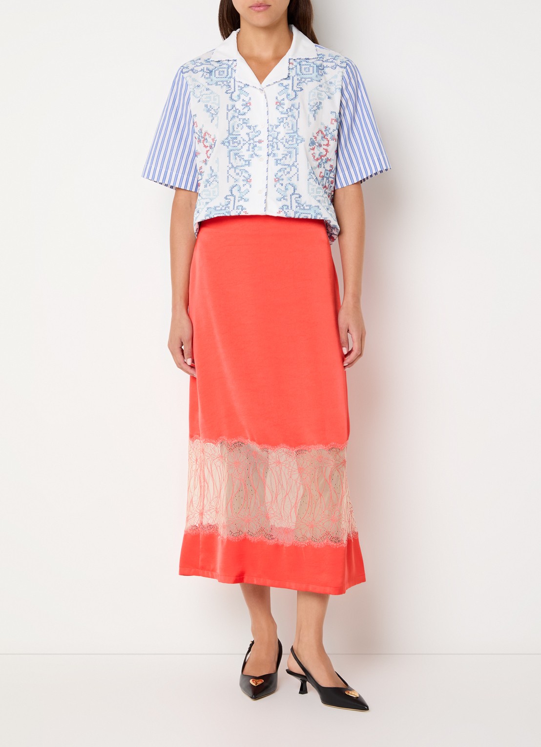 Claudie Pierlot Shema maxi rok van satijn met details van kant - voorkant 3 oranjerood