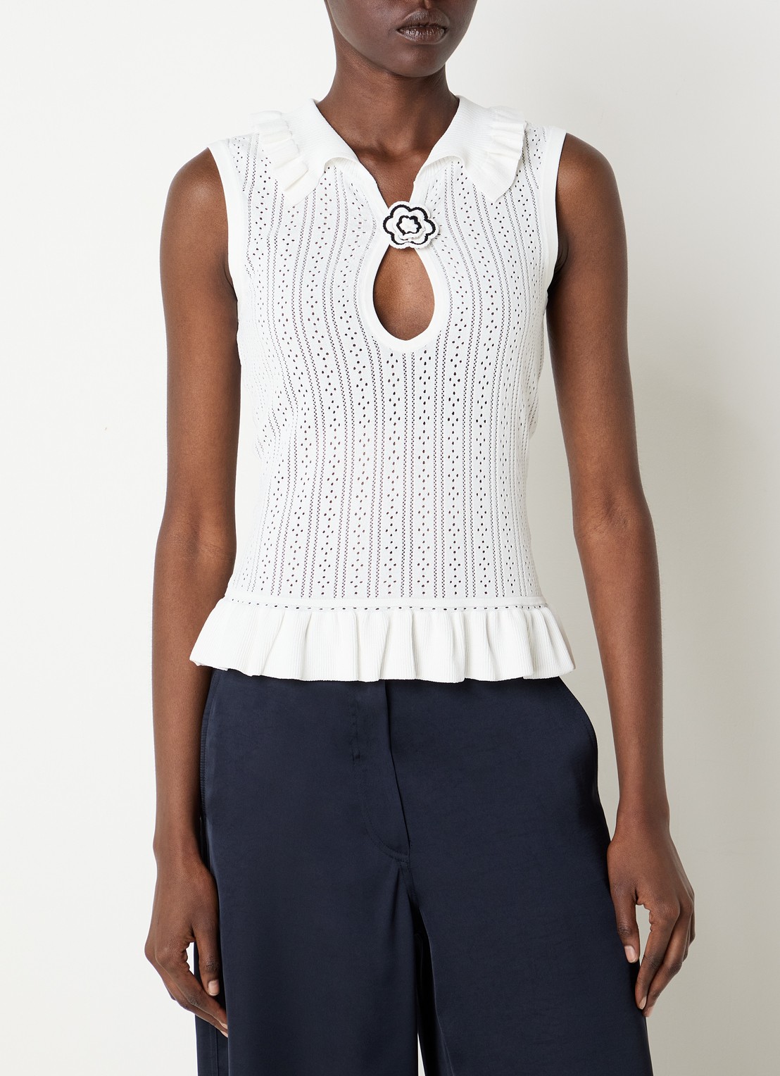 Claudie Pierlot Top met opengewerkt dessin en cut-out detail - detail 2 gebroken wit