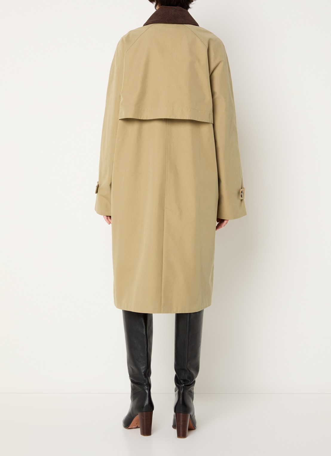 Claudie Pierlot Trenchcoat met steekzakken - achterkant mosterd